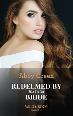 Abby Green Redeemed By His Stolen Bride обложка книги