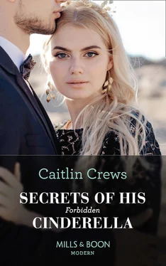 Caitlin Crews Secrets Of His Forbidden Cinderella обложка книги