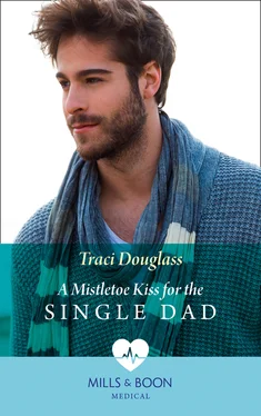 Traci Douglass A Mistletoe Kiss For The Single Dad обложка книги