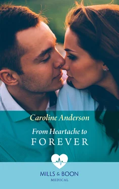 Caroline Anderson From Heartache To Forever обложка книги