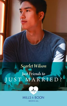Scarlet Wilson Just Friends To Just Married? обложка книги