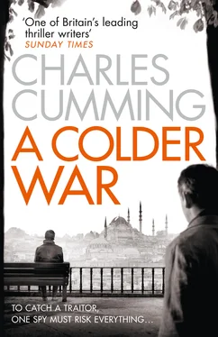 Charles Cumming A Colder War обложка книги