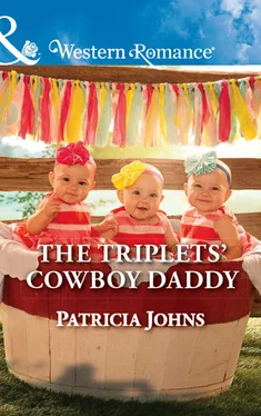 Patricia Johns The Triplets' Cowboy Daddy обложка книги