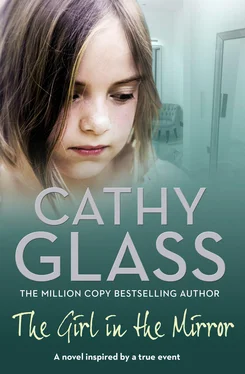 Cathy Glass The Girl in the Mirror обложка книги