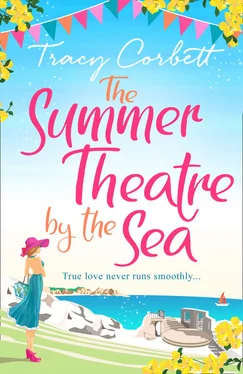 Tracy Corbett The Summer Theatre by the Sea обложка книги