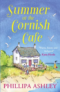 Phillipa Ashley Summer at the Cornish Cafe обложка книги