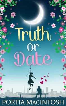 Portia MacIntosh Truth Or Date обложка книги