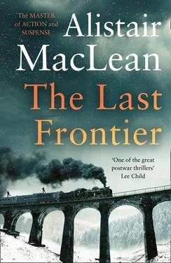 Alistair MacLean The Last Frontier обложка книги