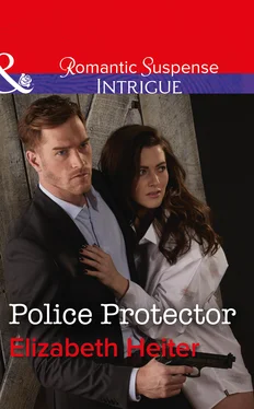 Elizabeth Heiter Police Protector обложка книги
