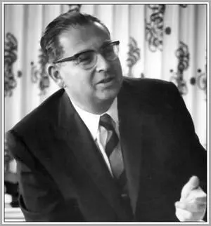 Frederic Freddie de Hoffmann early 1960s when he was president of General - фото 7