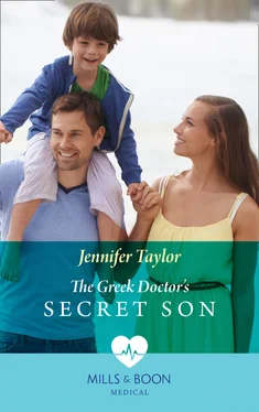 Jennifer Taylor The Greek Doctor's Secret Son обложка книги