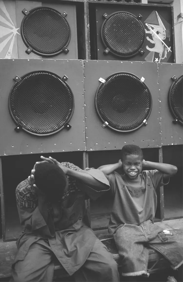 Notting Hill Carnival 1999 TWO IN THE ROOTS The irony of grime being - фото 4