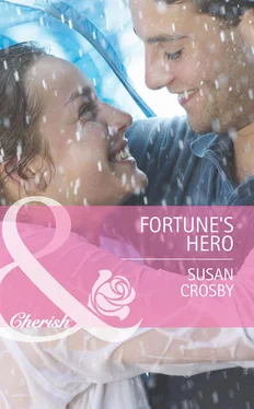 Susan Crosby Fortune's Hero обложка книги