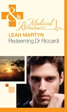 Leah Martyn Redeeming Dr Riccardi обложка книги