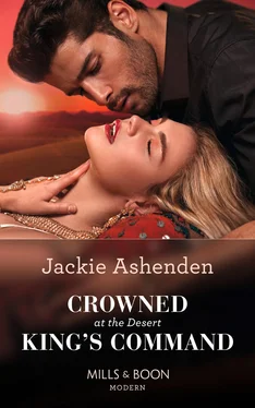 Jackie Ashenden Crowned At The Desert King's Command обложка книги