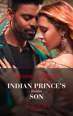 Lynne Graham Indian Prince's Hidden Son обложка книги