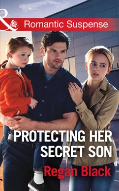 Regan Black Protecting Her Secret Son обложка книги