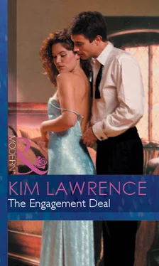Kim Lawrence The Engagement Deal обложка книги