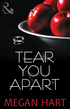 Megan Hart Tear You Apart обложка книги