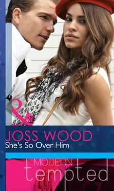 Joss Wood She's So Over Him обложка книги
