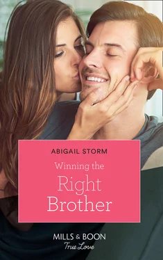 Abigail Strom Winning the Right Brother обложка книги