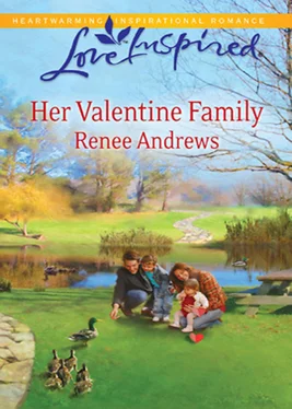 Renee Andrews Her Valentine Family обложка книги