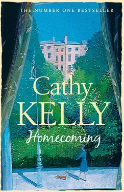 Cathy Kelly Homecoming обложка книги