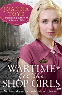 Joanna Toye Wartime for the Shop Girls обложка книги
