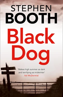Stephen Booth Black Dog