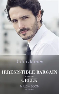 Julia James Irresistible Bargain With The Greek обложка книги