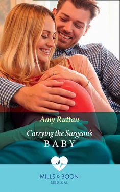 Amy Ruttan Carrying The Surgeon's Baby обложка книги