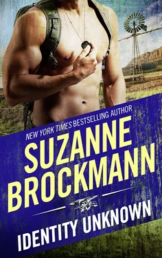 Suzanne Brockmann Identity: Unknown обложка книги