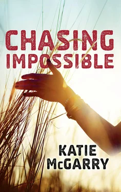 Katie McGarry Chasing Impossible обложка книги