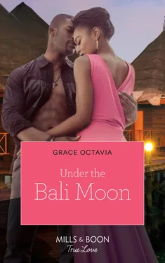 Grace Octavia Under The Bali Moon обложка книги