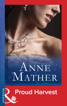 Anne Mather Proud Harvest обложка книги