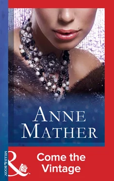 Anne Mather Come The Vintage обложка книги