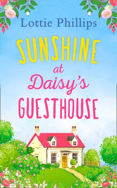 Lottie Phillips Sunshine at Daisy’s Guesthouse обложка книги
