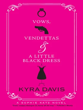 Kyra Davis Vows, Vendettas And A Little Black Dress обложка книги