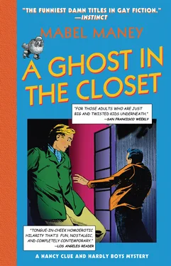 Mabel Maney A Ghost In The Closet обложка книги