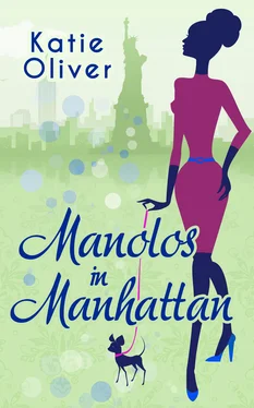 Katie Oliver Manolos In Manhattan обложка книги