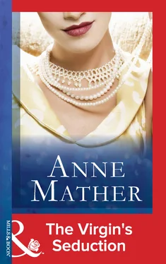 Anne Mather The Virgin's Seduction обложка книги