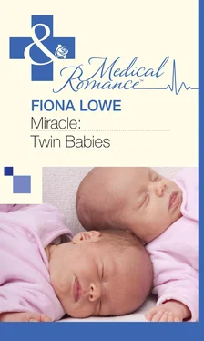 Fiona Lowe Miracle: Twin Babies обложка книги