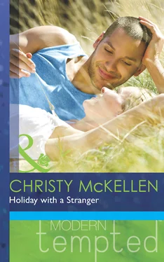 Christy McKellen Holiday with a Stranger обложка книги