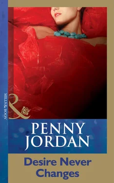 Penny Jordan Desire Never Changes обложка книги