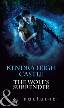 Kendra Leigh Castle The Wolf's Surrender обложка книги