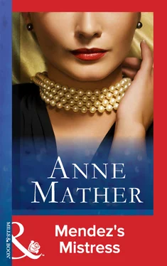 Anne Mather Mendez's Mistress обложка книги