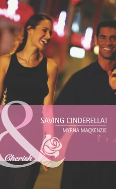 Myrna Mackenzie Saving Cinderella! обложка книги