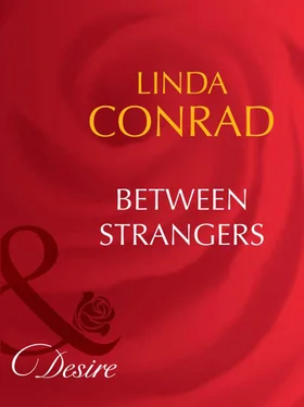 Linda Conrad Between Strangers обложка книги