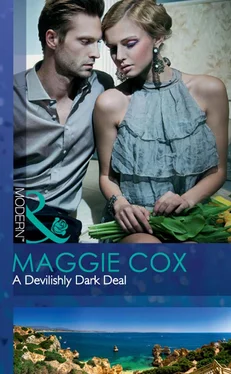 Maggie Cox A Devilishly Dark Deal обложка книги