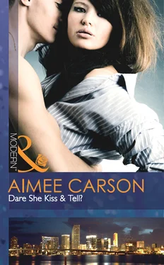 Aimee Carson Dare She Kiss & Tell? обложка книги